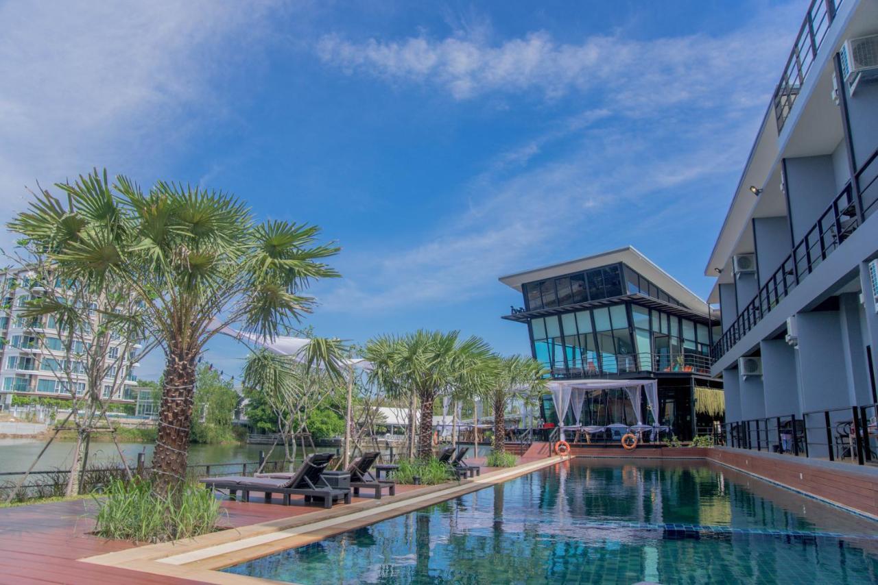 Phuengluang Riverside Hotel Chanthaburi Exterior photo